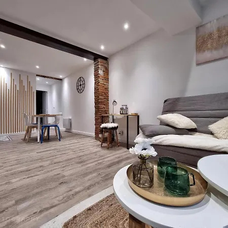 Logis Sainte Claire شقة *