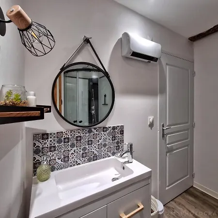 Logis Sainte Claire شقة مونْتوبا